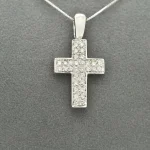 collana con croce