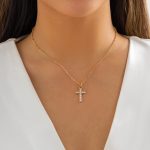 collana con croce
