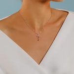 collana con croce donna