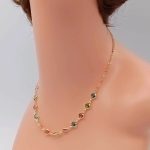 collana con pietre colorate